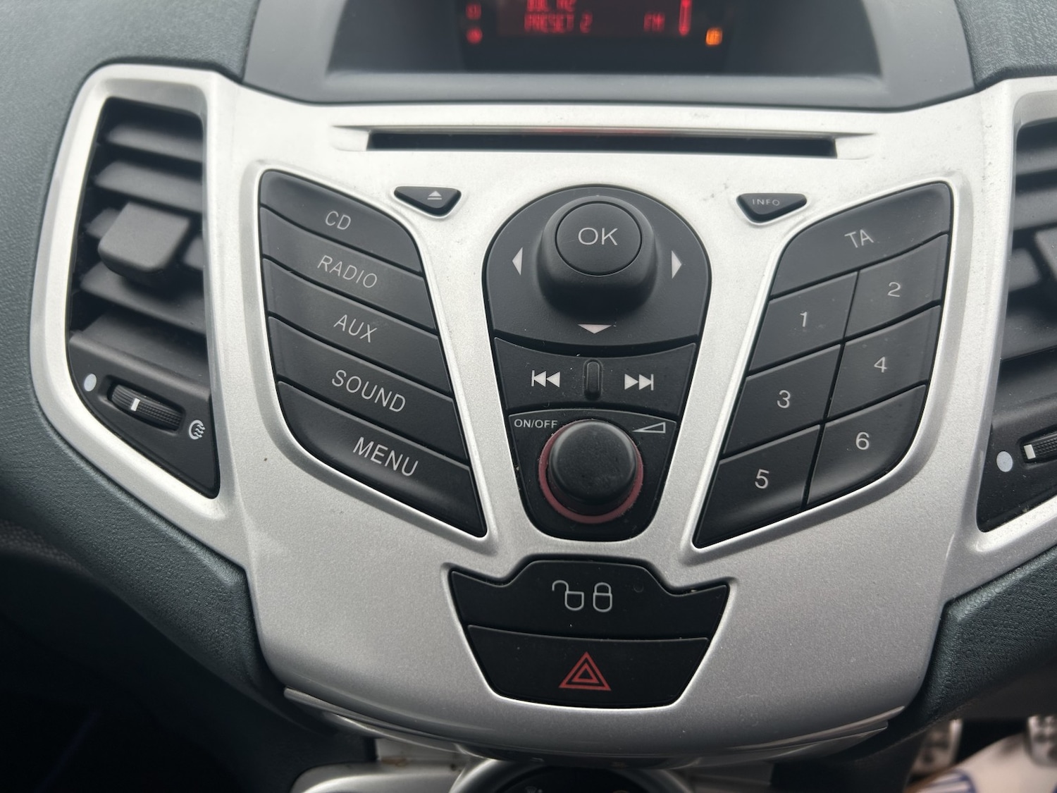 Used Ford Fiesta 2009 for sale - 76461579: Photo 12