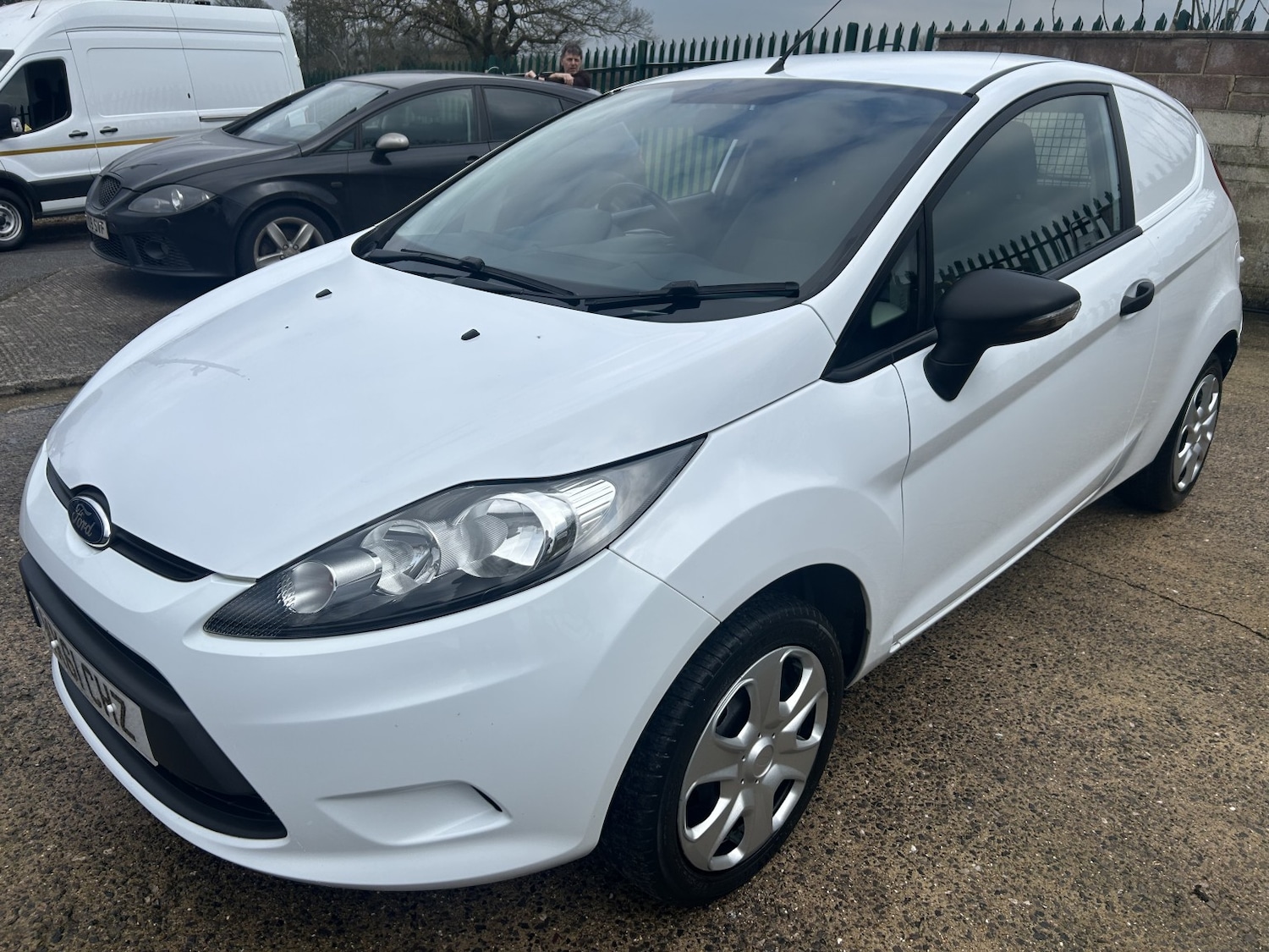 Used Ford Fiesta 2011 for sale - 77921266: Photo 3