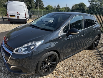 Used Peugeot 208 2017 for sale - 79184220: Photo