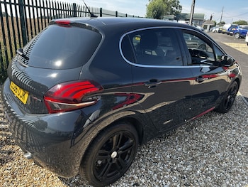 Used Peugeot 208 2017 for sale - 79184220: Photo