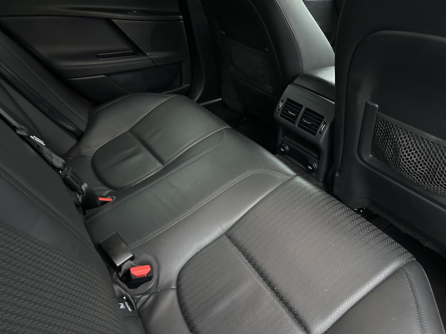 Used Jaguar XE 2015 for sale - 76128913: Photo 10