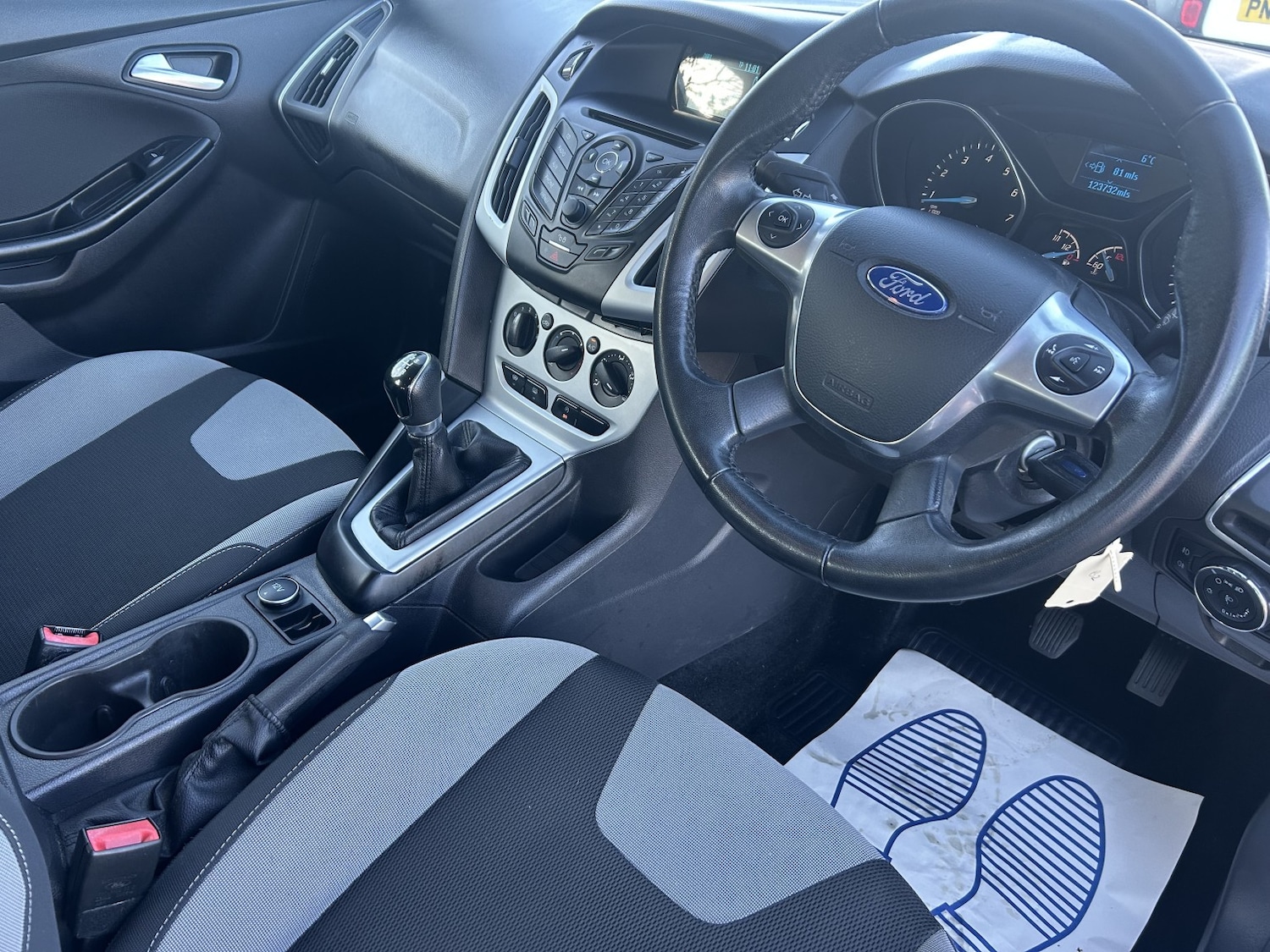 Used Ford Focus 2014 for sale - 76482900: Photo 4