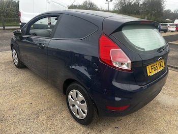 Used Ford Fiesta Van 2015 for sale - 78182954: Photo