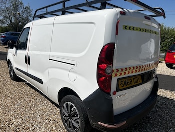 Used Vauxhall Combo 2018 for sale - 78229163: Photo