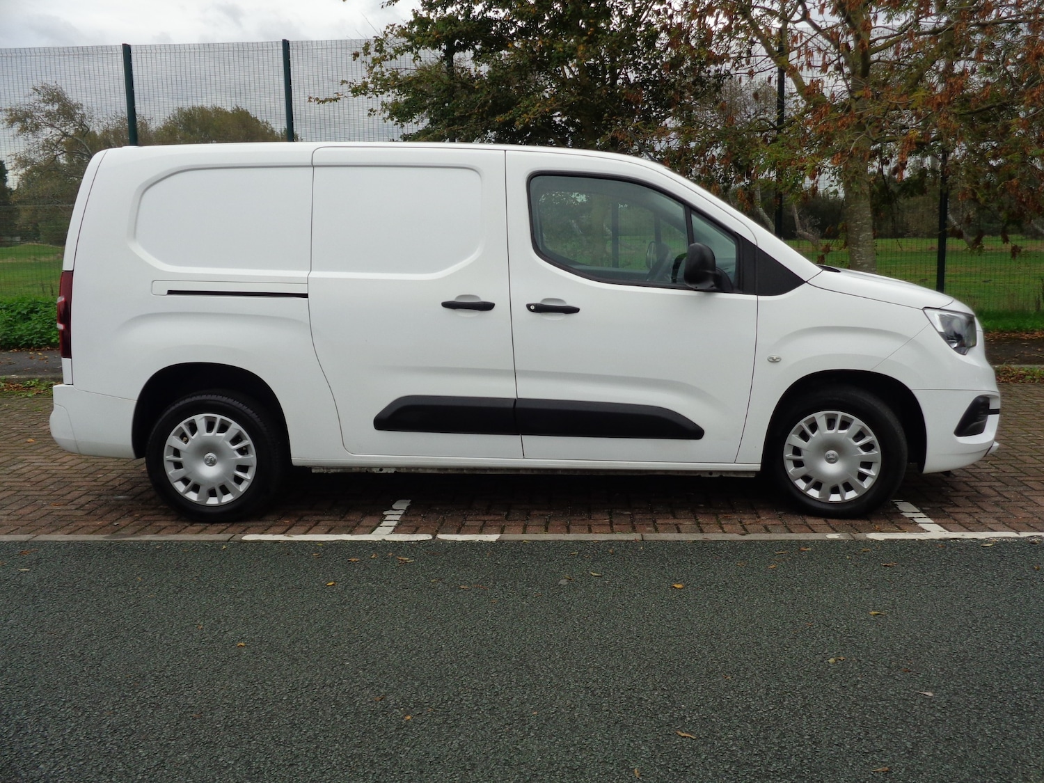 Used Vauxhall Combo 2020 for sale - 76157005: Photo 2