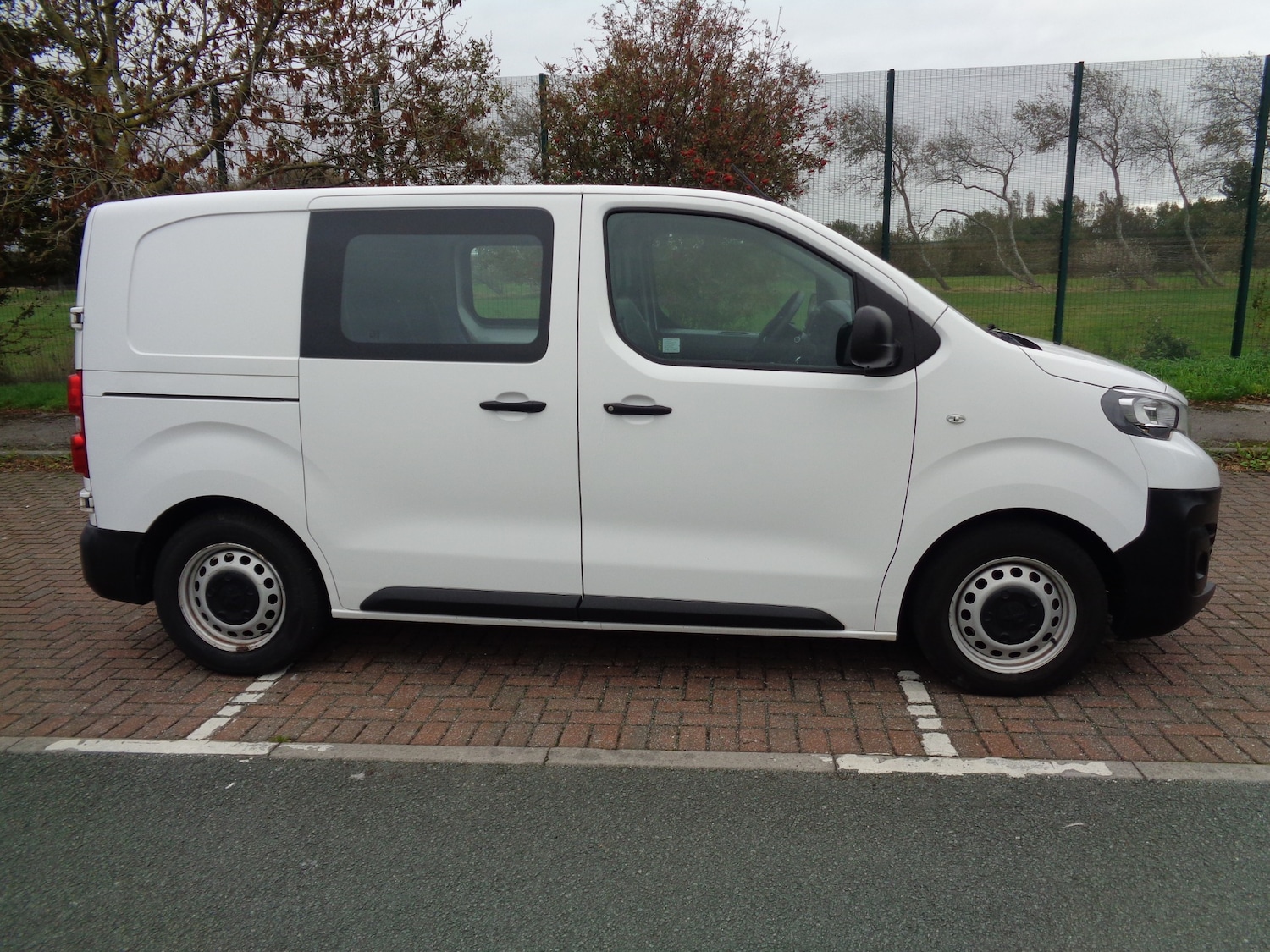 Used Peugeot Expert 2020 for sale - 76232138: Photo 2