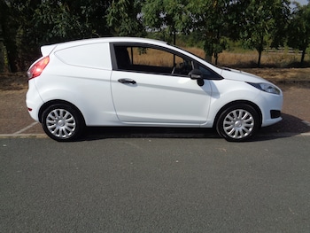Used Ford Fiesta 2016 for sale - 79228488: Photo