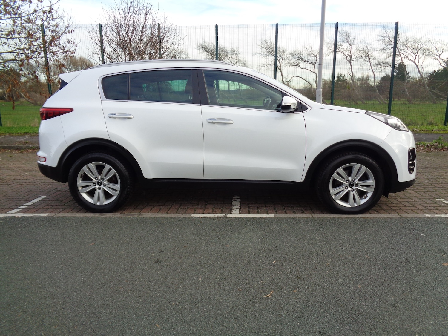 Used Kia Sportage 2017 for sale - 76651324: Photo 2