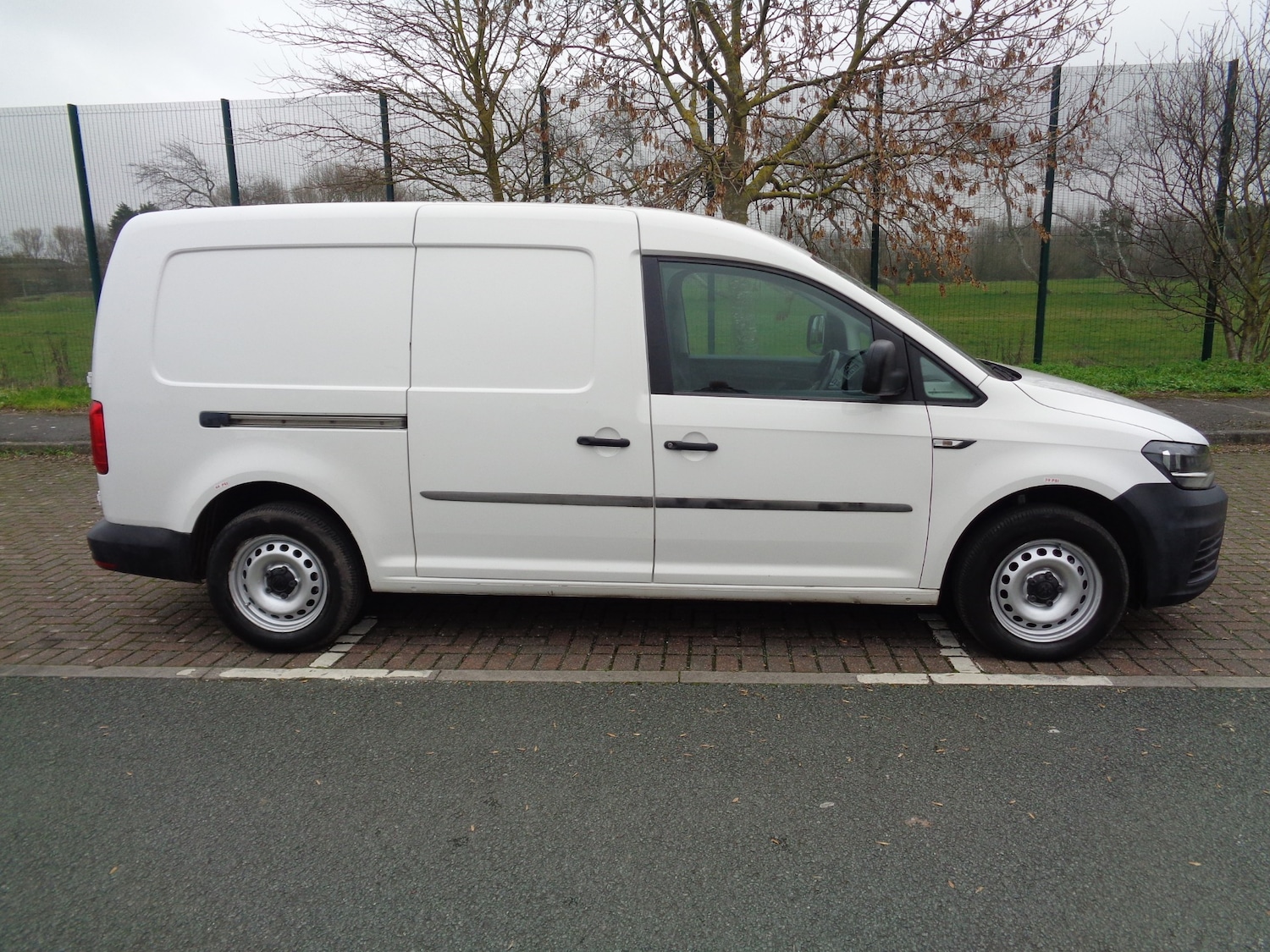 Used Volkswagen Caddy Maxi 2018 for sale - 77323803: Photo 2