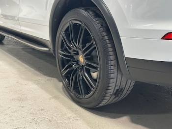 Used Porsche Cayenne 2014 for sale - 75538127: Photo