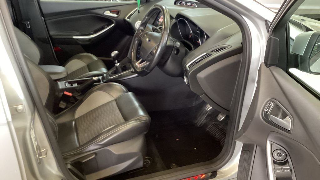 Used Ford Focus 2017 for sale - 76256226: Photo 6