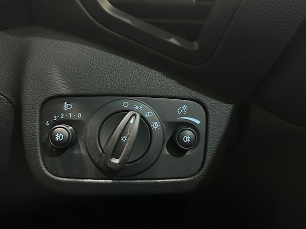 Used Ford Kuga 2017 for sale - 75752845: Photo 32