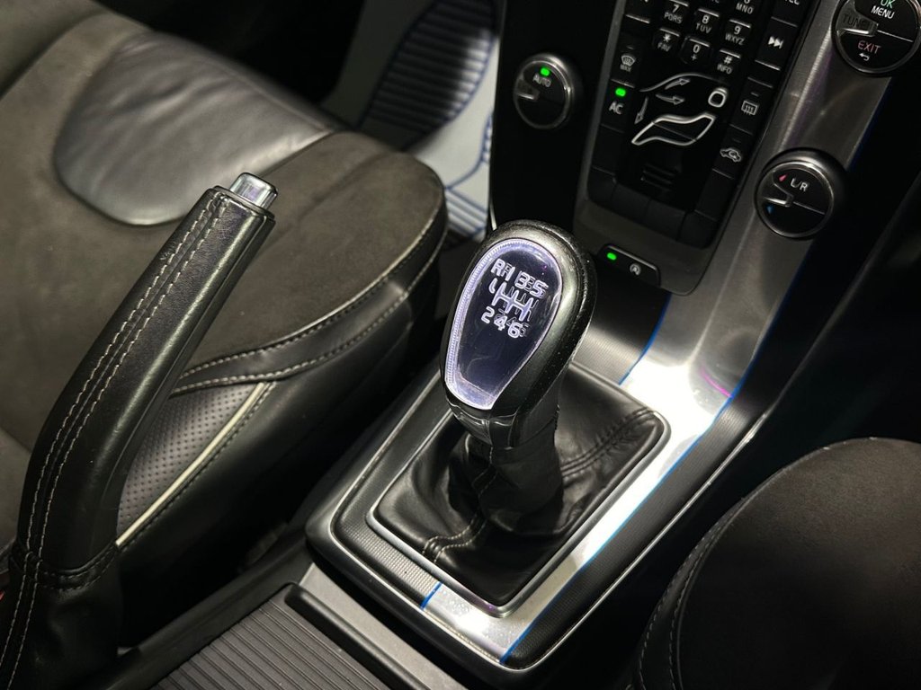 Used Volvo V40 2014 for sale - 77227453: Photo 25