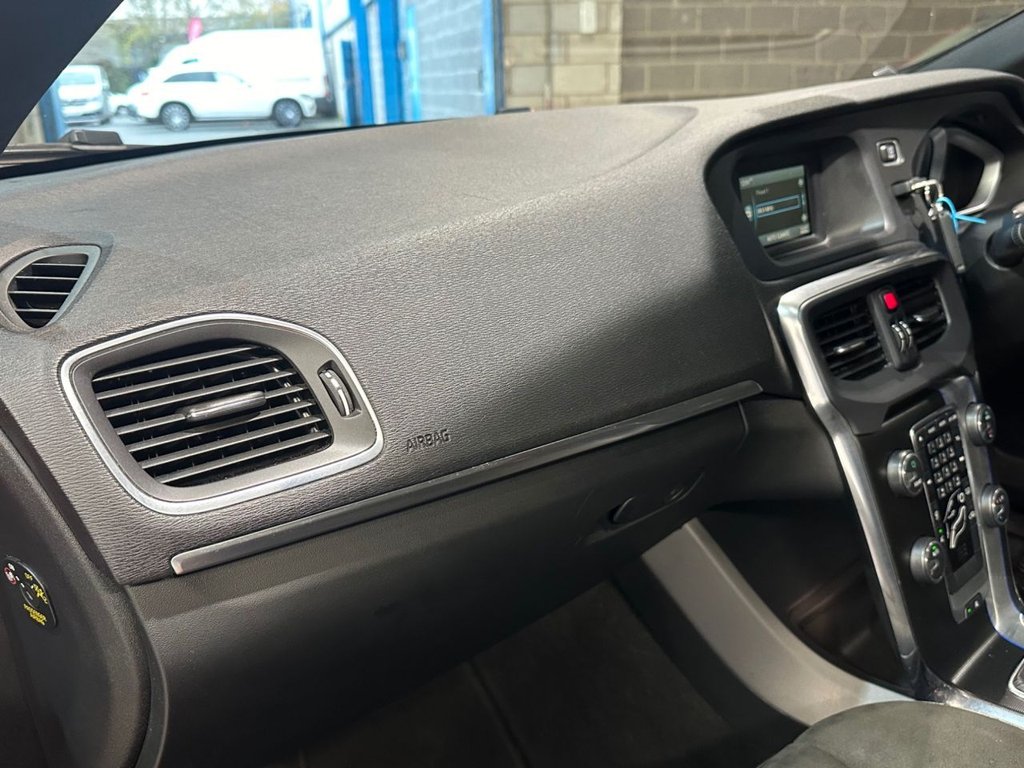 Used Volvo V40 2014 for sale - 77227453: Photo 8