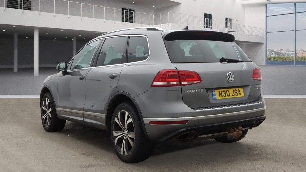 Used Volkswagen Touareg 2017 for sale - 76923891: Photo 2