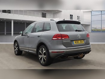 Used Volkswagen Touareg 2017 for sale - 76923891: Photo