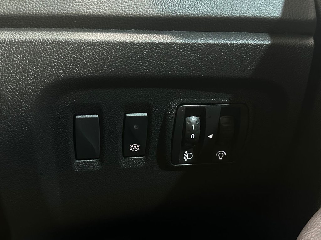 Used Renault Captur 2018 for sale - 76048193: Photo 23