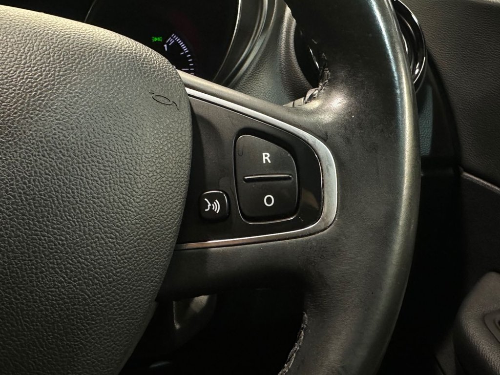 Used Renault Captur 2018 for sale - 76048193: Photo 25