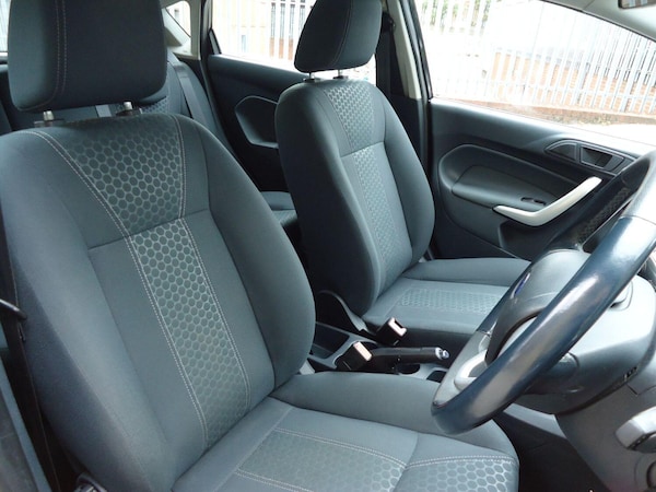Used Ford Fiesta 2010 for sale - 75667848: Photo 15