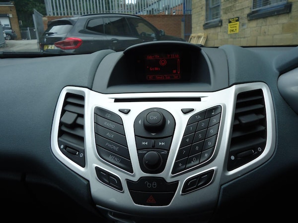 Used Ford Fiesta 2010 for sale - 75667848: Photo 20