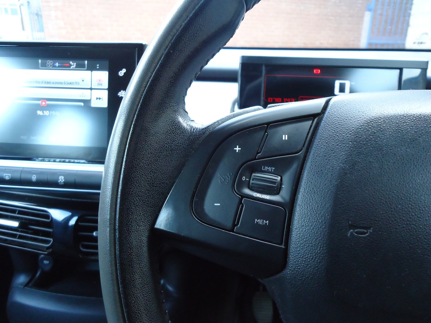 Used Citroen C4 Cactus 2014 for sale - 76397002: Photo 20