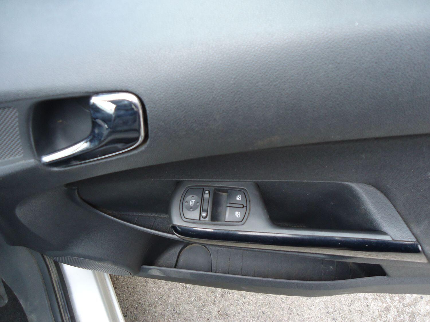 Used Vauxhall Corsa 2012 for sale - 76794196: Photo 15