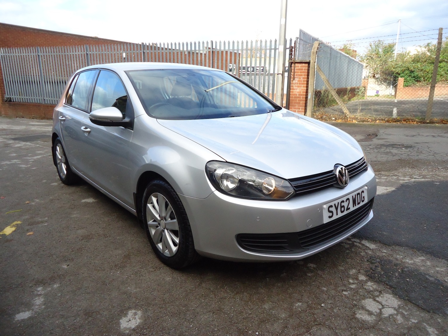 Used Volkswagen Golf 2012 for sale - 76397011: Photo 2