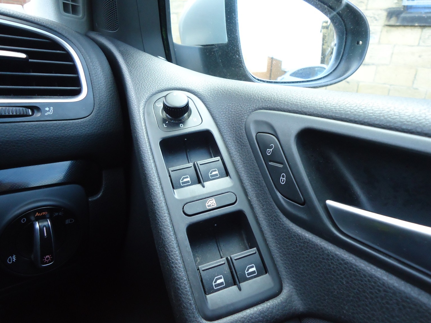 Used Volkswagen Golf 2012 for sale - 76397011: Photo 21