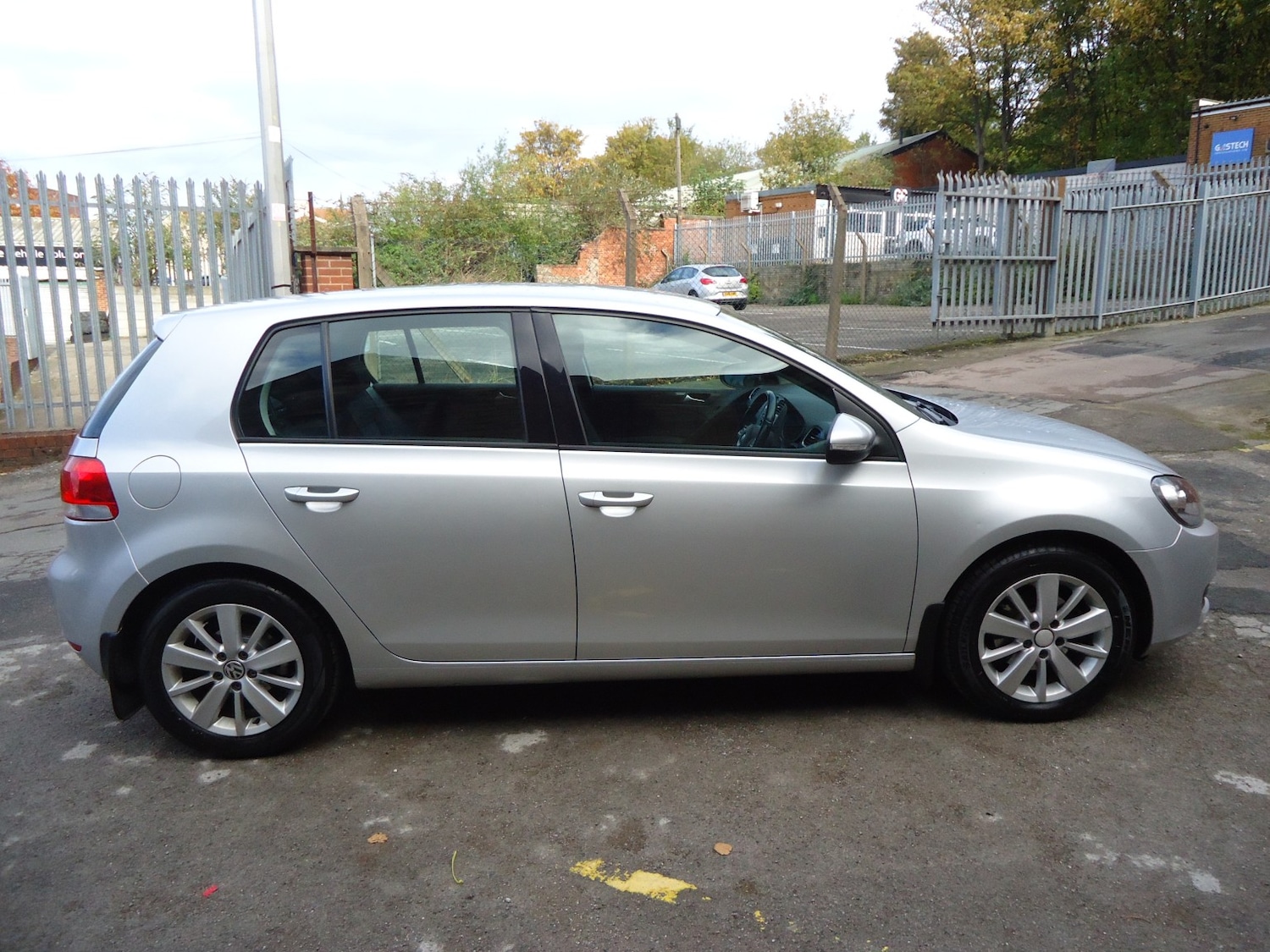 Used Volkswagen Golf 2012 for sale - 76397011: Photo 3