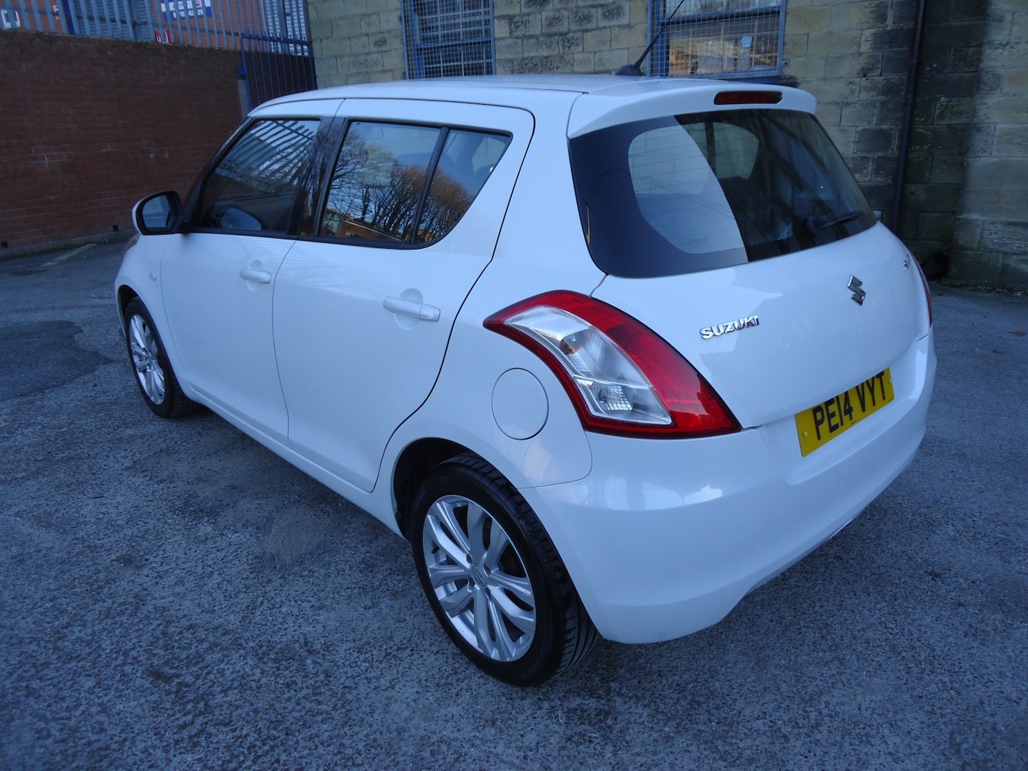 Used Suzuki Swift 2014 for sale - 77107734: Photo 5