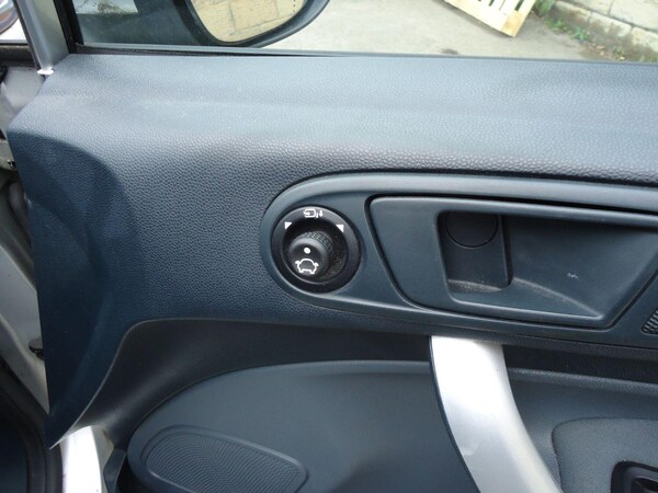 Used Ford Fiesta 2011 for sale - 75667948: Photo 17