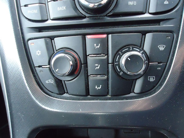 Used Vauxhall Astra 2011 for sale - 75667798: Photo 18