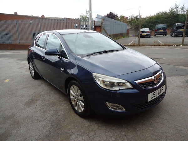 Used Vauxhall Astra 2011 for sale - 75667798: Photo 1