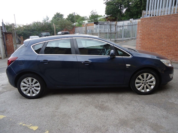 Used Vauxhall Astra 2011 for sale - 75667798: Photo 3