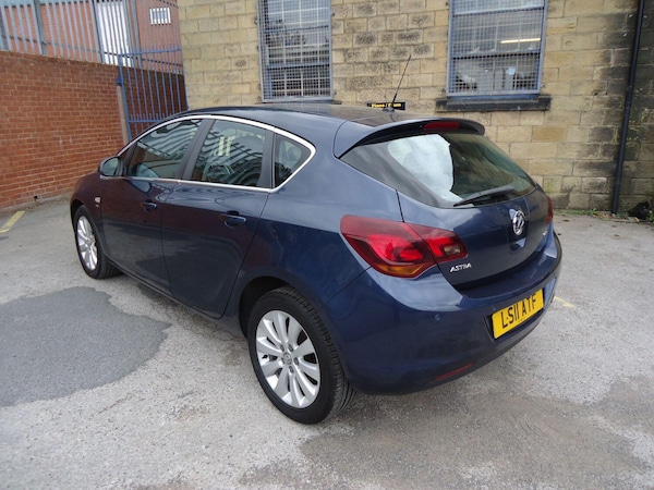 Used Vauxhall Astra 2011 for sale - 75667798: Photo 7