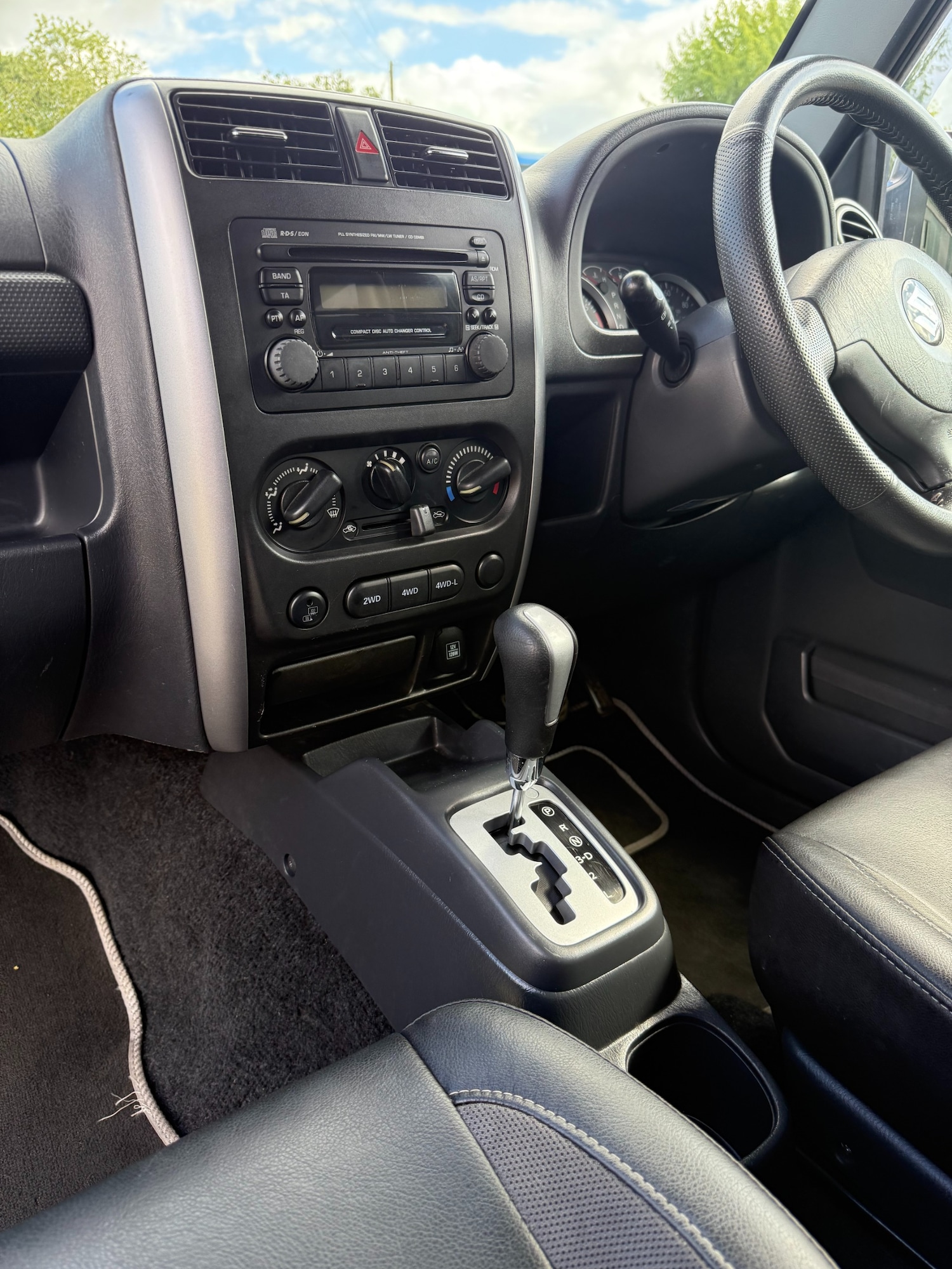 Used Suzuki Jimny 2012 for sale - 76027638: Photo 9