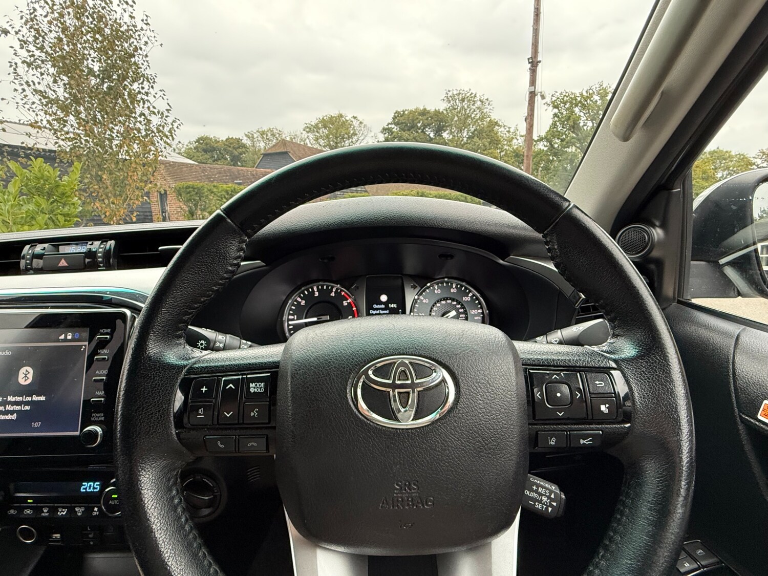 Used Toyota Hilux 2021 for sale - 76065577: Photo 11