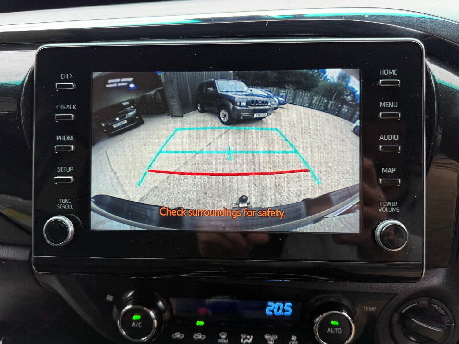 Used Toyota Hilux 2021 for sale - 76065577: Photo 12