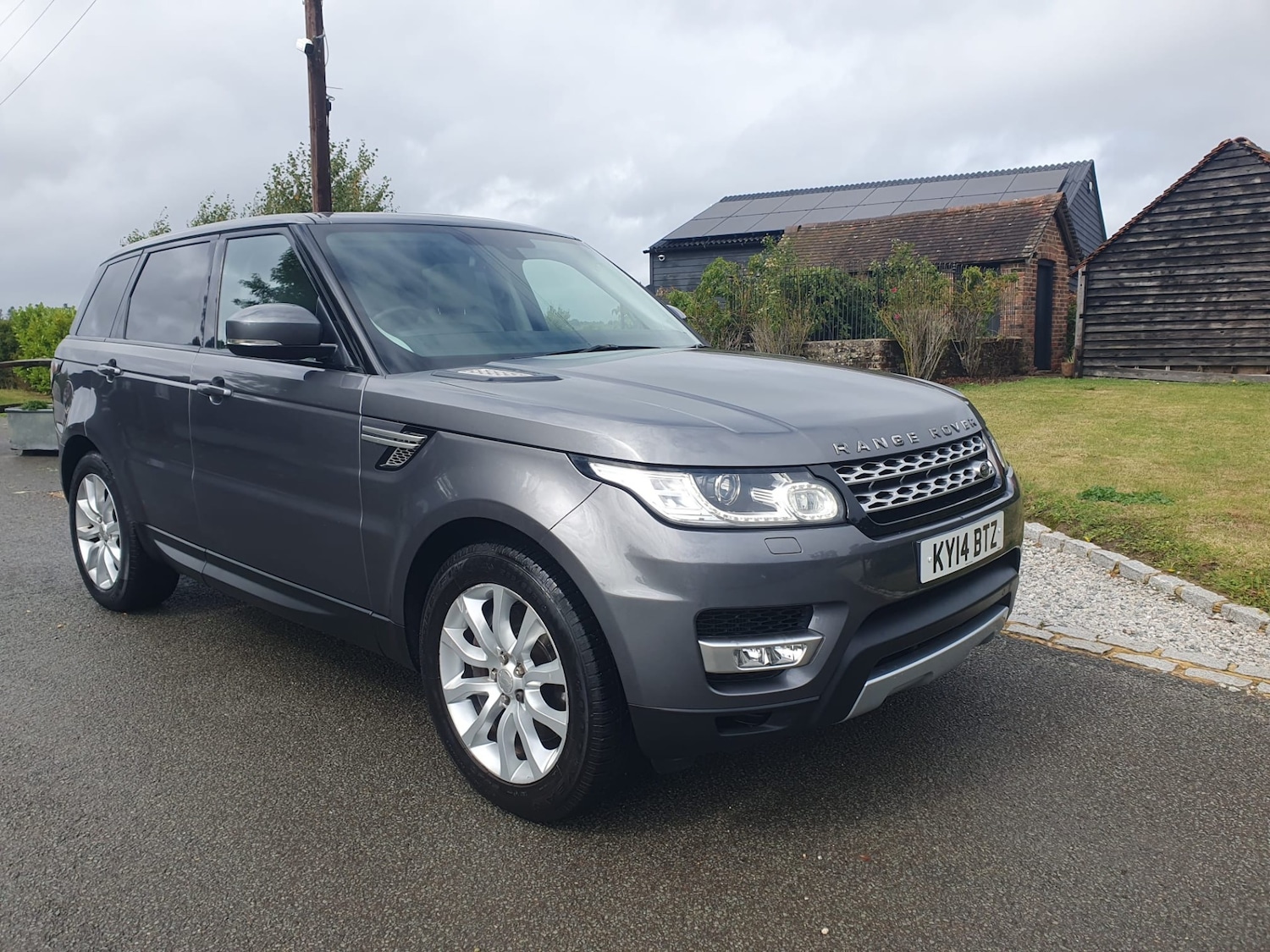 Used Land Rover Range Rover Sport 2014 for sale - 75994852: Photo 2