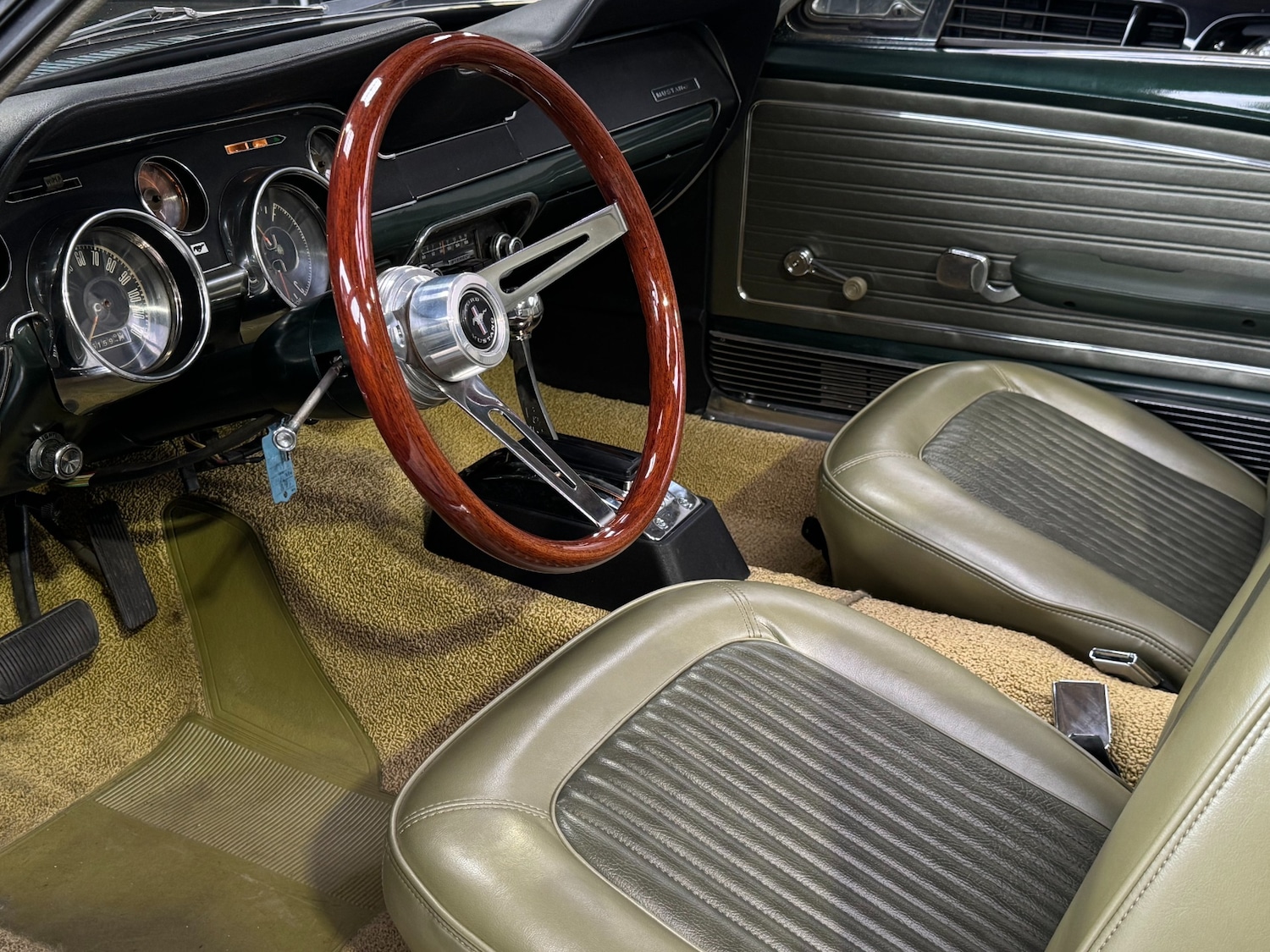 Used Ford Mustang 2018 for sale - 76940117: Photo 6