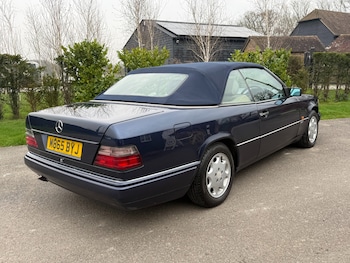 Used Mercedes-Benz E Class 1994 for sale - 77775106: Photo