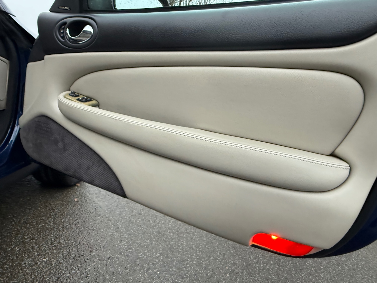 Used Jaguar XKR 2001 for sale - 76908275: Photo 10