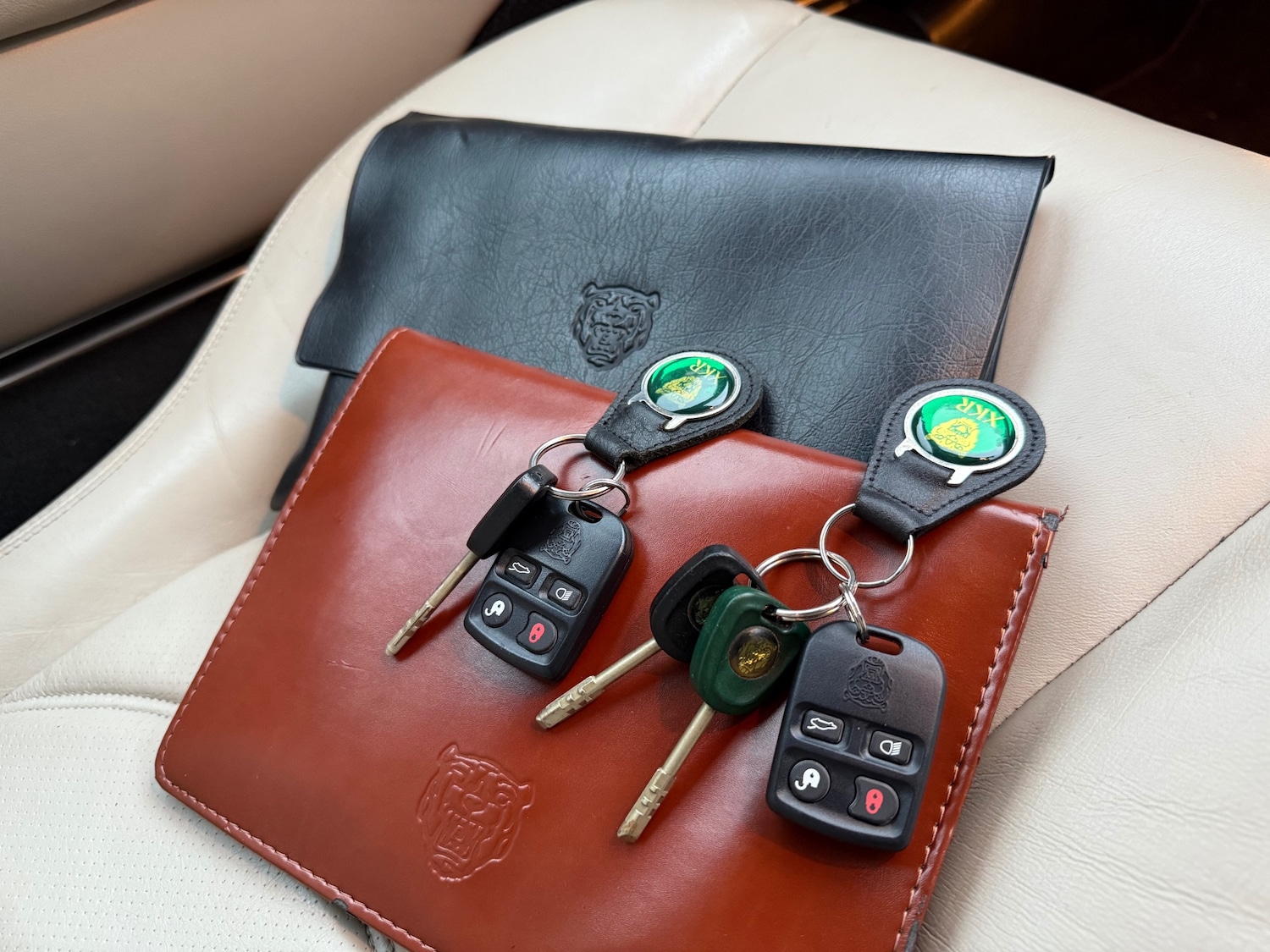 Used Jaguar XKR 2001 for sale - 76908275: Photo 13