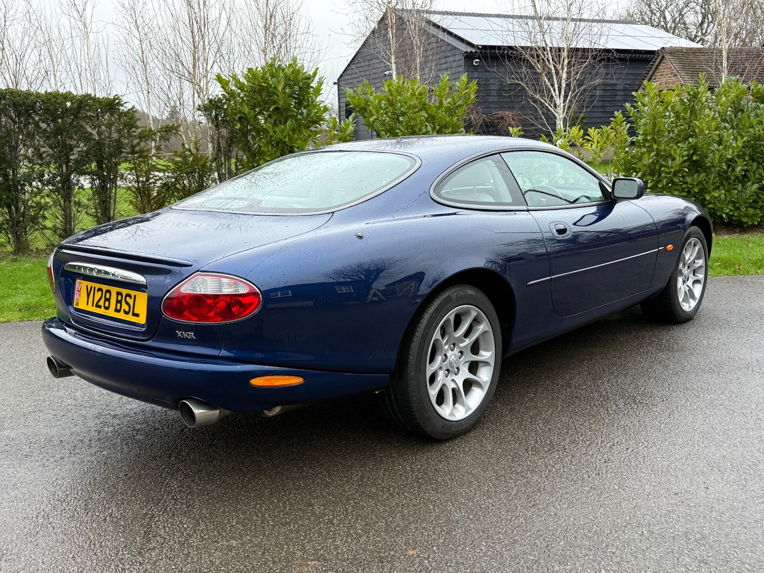Used Jaguar XKR 2001 for sale - 76908275: Photo 2