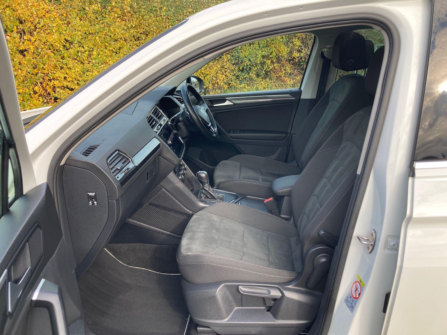 Used Volkswagen Tiguan 2018 for sale - 77616799: Photo 41