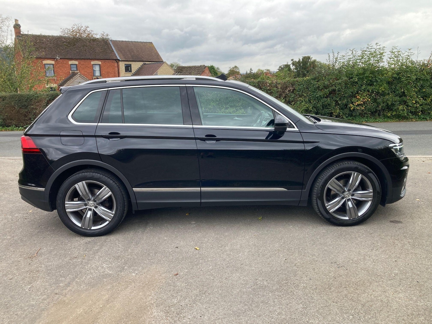 Used Volkswagen Tiguan 2018 for sale - 76702508: Photo 23