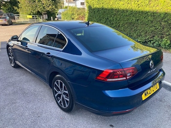 Used Volkswagen Passat 2021 for sale - 77017127: Photo