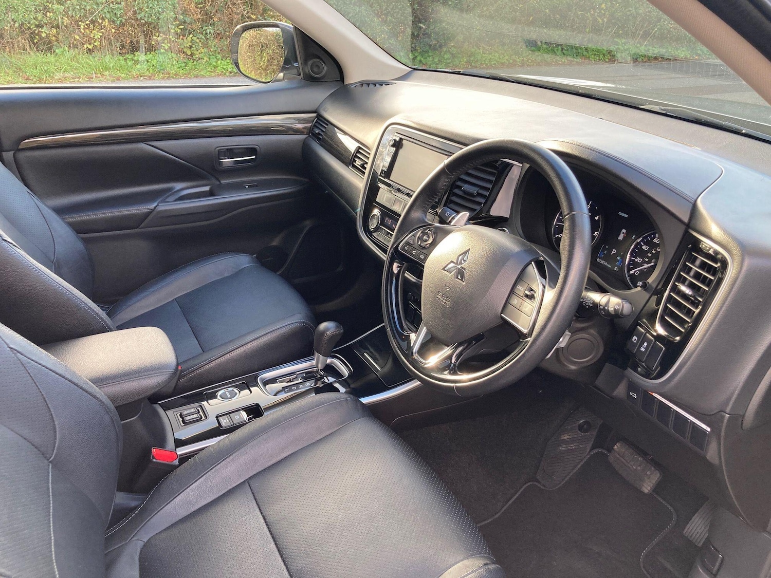 Used Mitsubishi Outlander 2017 for sale - 76700851: Photo 24