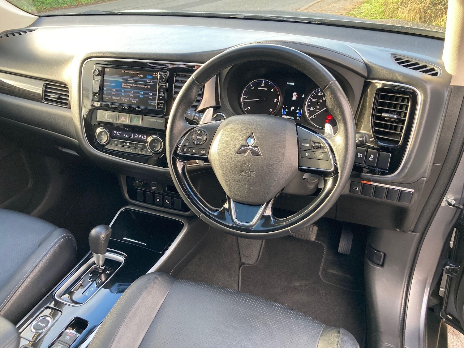 Used Mitsubishi Outlander 2017 for sale - 76700851: Photo 33