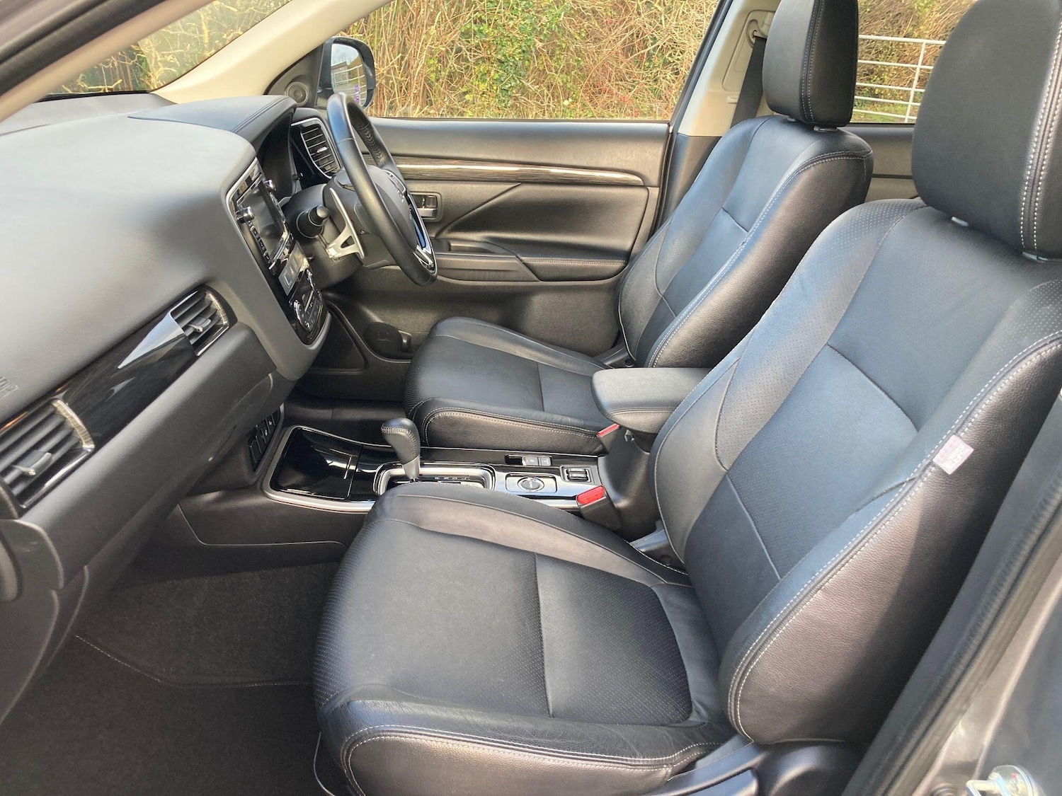 Used Mitsubishi Outlander 2017 for sale - 76700851: Photo 37